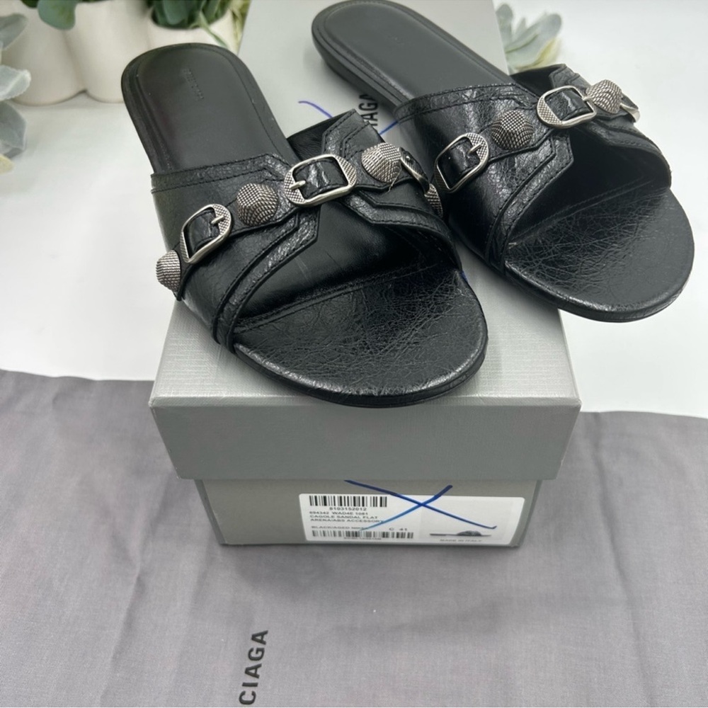SOLD !!!! Women’s Balenciaga CAGOLE lamb Skin sandal size 41 made